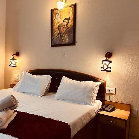Hotel Royal Respite - Luxury Comfort ! Travellers Delight ! Budget Friendly ! Prime Location ! Guest Favourite リシケーシュ エクステリア 写真