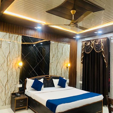 Hotel Royal Respite - Luxury Comfort ! Travellers Delight ! Budget Friendly ! Prime Location ! Guest Favourite リシケーシュ エクステリア 写真