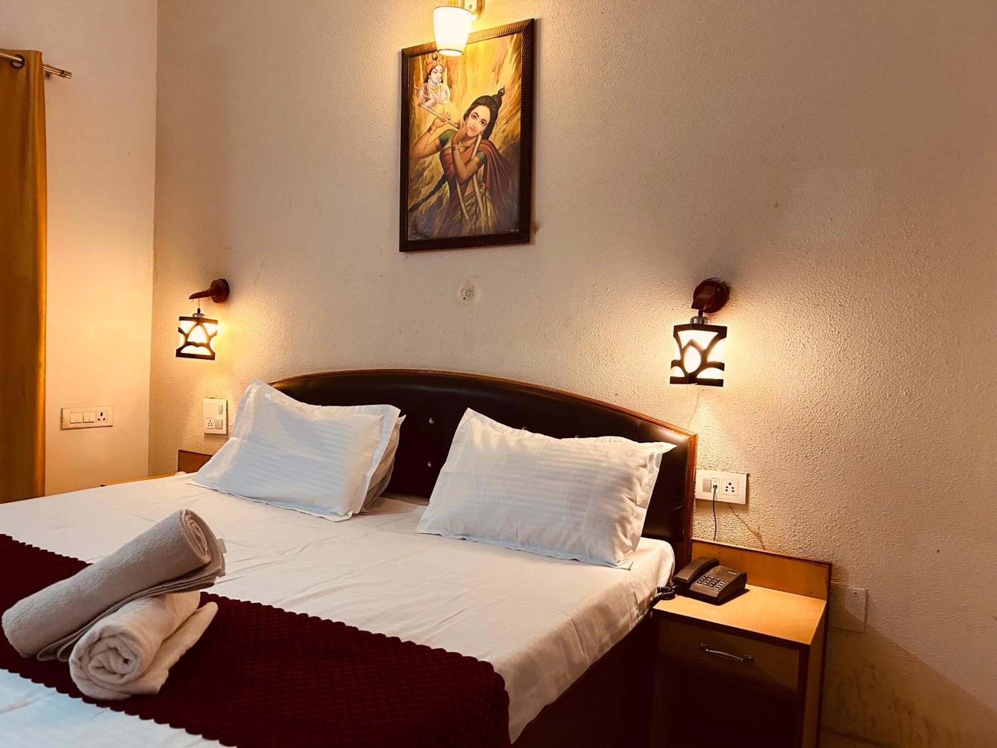 Hotel Royal Respite - Luxury Comfort ! Travellers Delight ! Budget Friendly ! Prime Location ! Guest Favourite リシケーシュ エクステリア 写真