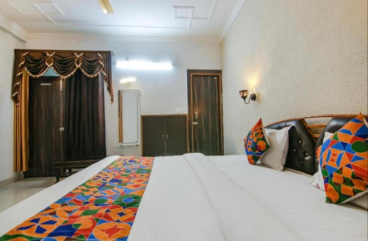 Hotel Royal Respite - Luxury Comfort ! Travellers Delight ! Budget Friendly ! Prime Location ! Guest Favourite リシケーシュ エクステリア 写真