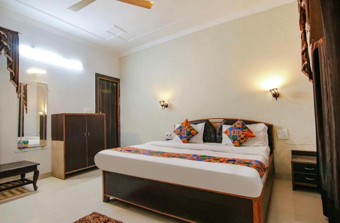 Hotel Royal Respite - Luxury Comfort ! Travellers Delight ! Budget Friendly ! Prime Location ! Guest Favourite リシケーシュ エクステリア 写真