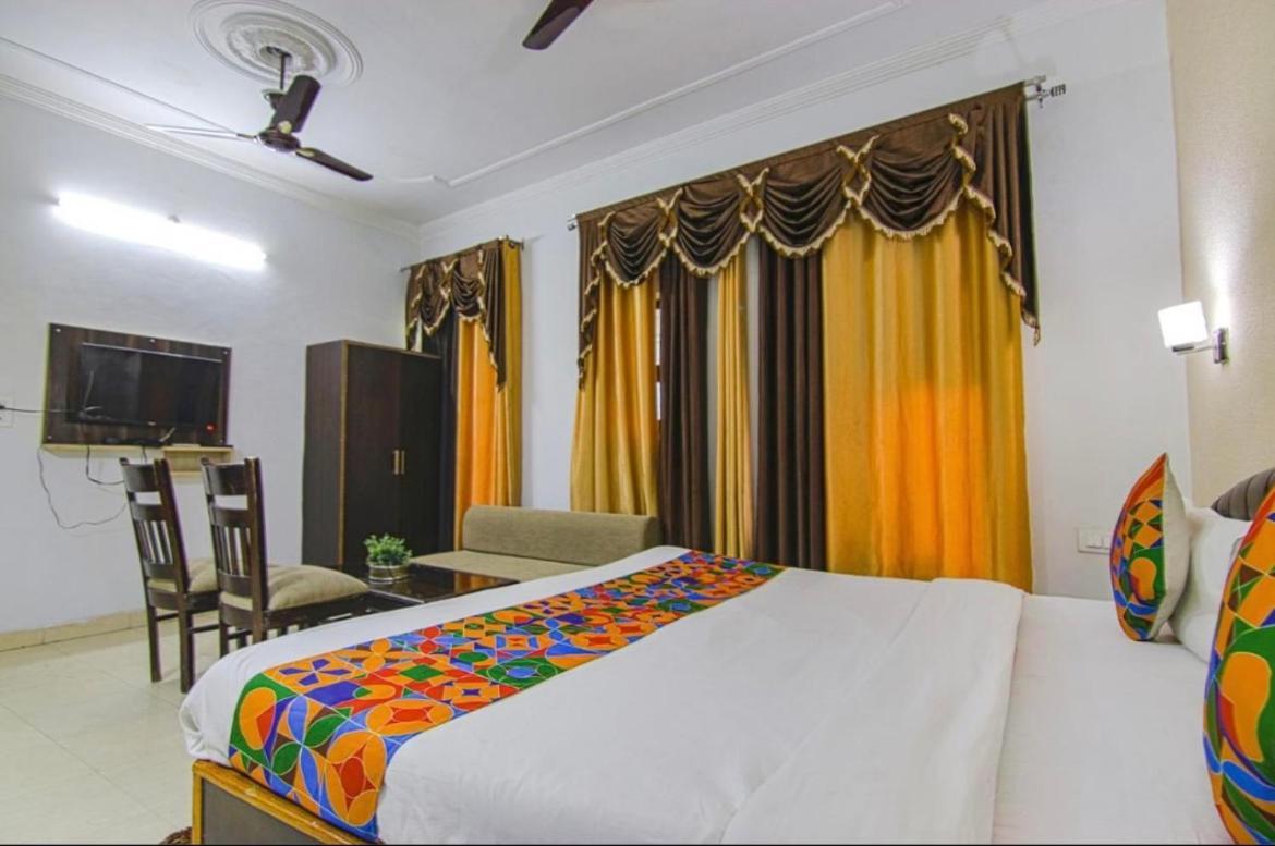 Hotel Royal Respite - Luxury Comfort ! Travellers Delight ! Budget Friendly ! Prime Location ! Guest Favourite リシケーシュ エクステリア 写真