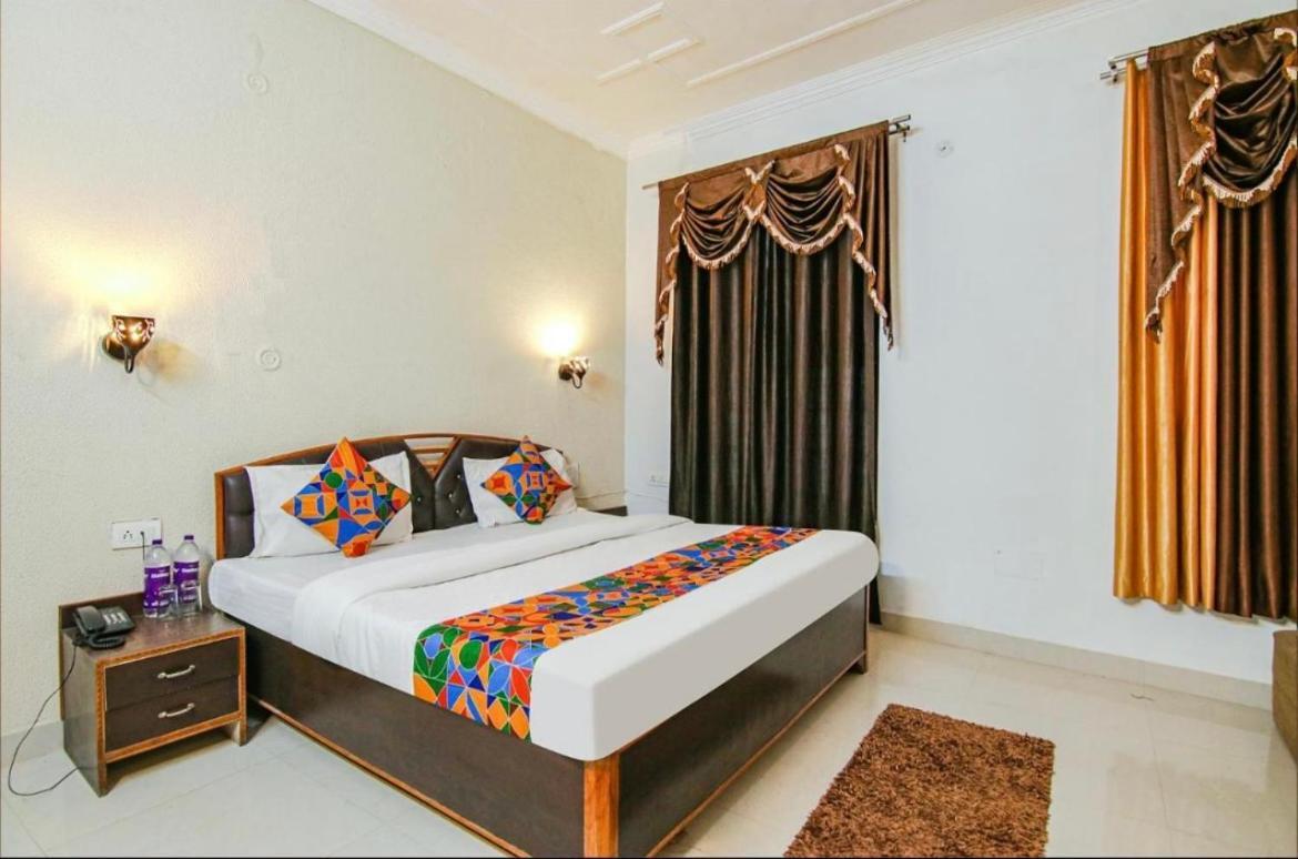 Hotel Royal Respite - Luxury Comfort ! Travellers Delight ! Budget Friendly ! Prime Location ! Guest Favourite リシケーシュ エクステリア 写真