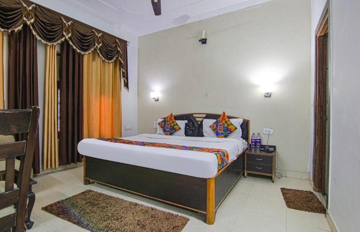 Hotel Royal Respite - Luxury Comfort ! Travellers Delight ! Budget Friendly ! Prime Location ! Guest Favourite リシケーシュ エクステリア 写真