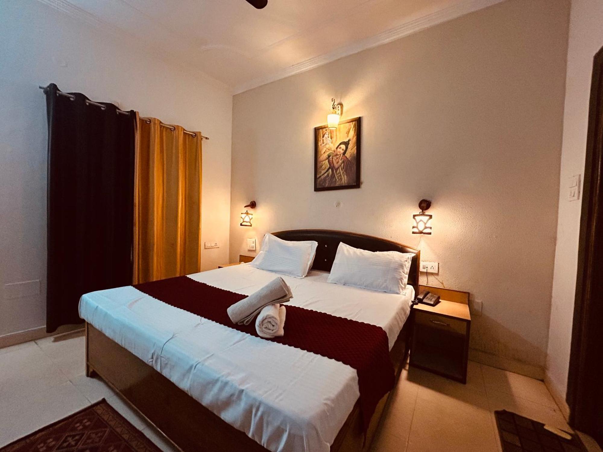 Hotel Royal Respite - Luxury Comfort ! Travellers Delight ! Budget Friendly ! Prime Location ! Guest Favourite リシケーシュ エクステリア 写真