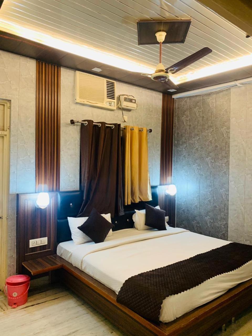 Hotel Royal Respite - Luxury Comfort ! Travellers Delight ! Budget Friendly ! Prime Location ! Guest Favourite リシケーシュ エクステリア 写真