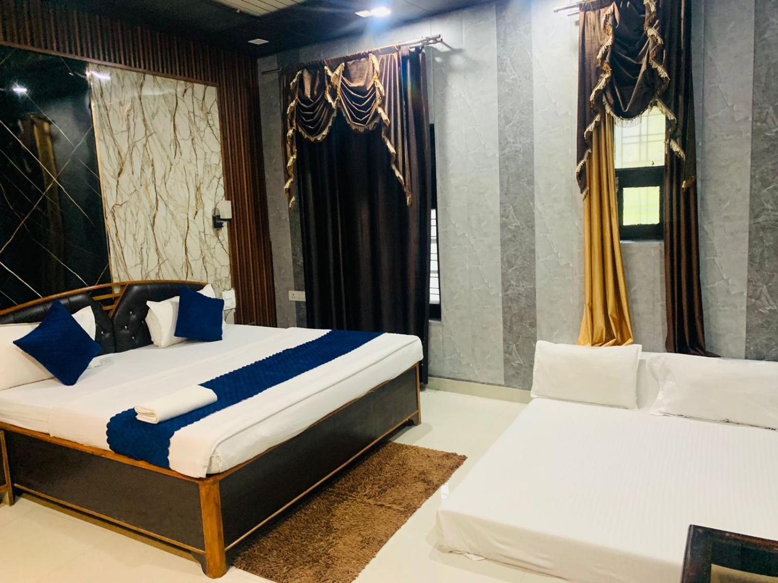 Hotel Royal Respite - Luxury Comfort ! Travellers Delight ! Budget Friendly ! Prime Location ! Guest Favourite リシケーシュ エクステリア 写真