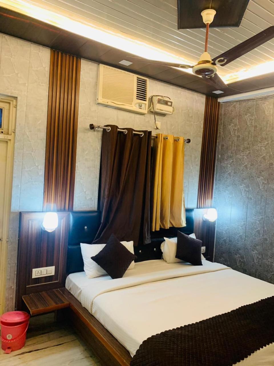 Hotel Royal Respite - Luxury Comfort ! Travellers Delight ! Budget Friendly ! Prime Location ! Guest Favourite リシケーシュ エクステリア 写真