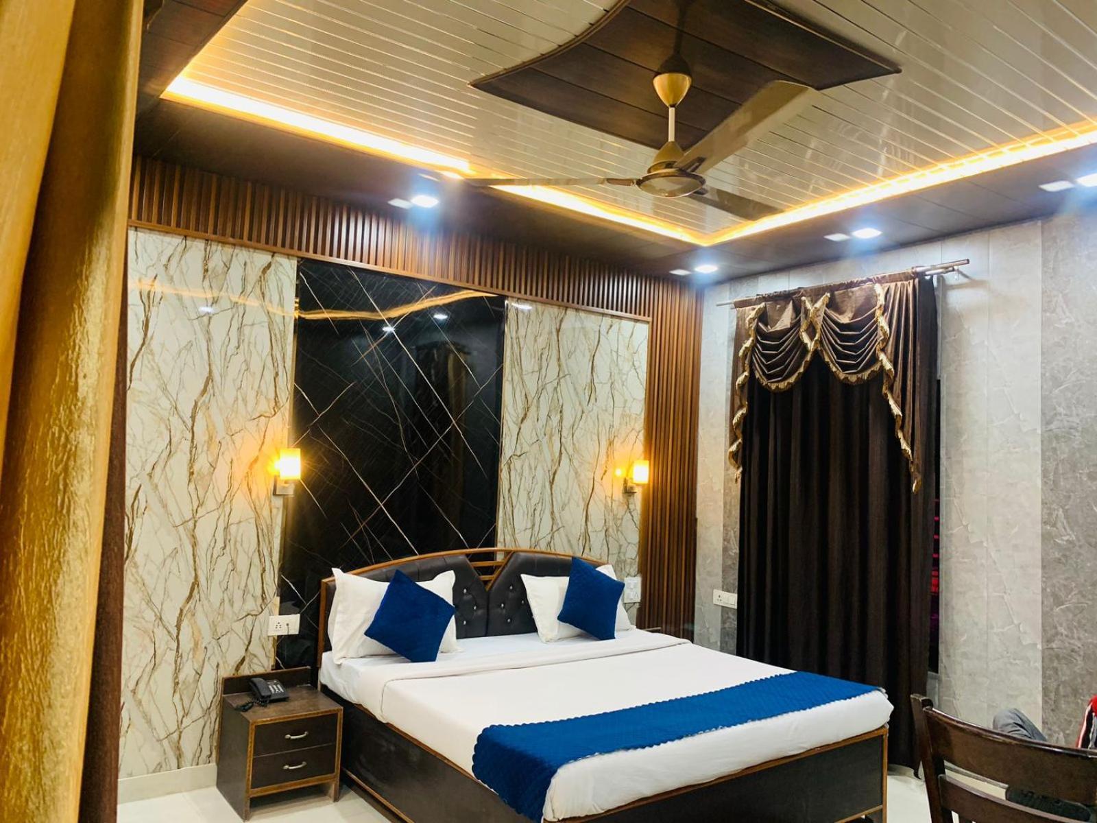 Hotel Royal Respite - Luxury Comfort ! Travellers Delight ! Budget Friendly ! Prime Location ! Guest Favourite リシケーシュ エクステリア 写真